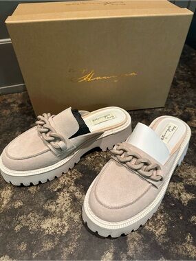 Vintage Havana Beige Chain-Trim Lug Sole Mules
